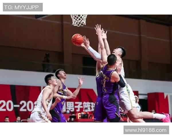 深圳篮球队以58分稳居杯赛积分榜首位争夺冠军形势乐观